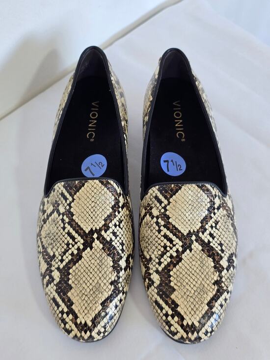 Vionic Shoes - Vionic Willa II Leather Slip-On Loafers Ivory Multi Snakeskin Size 7.5